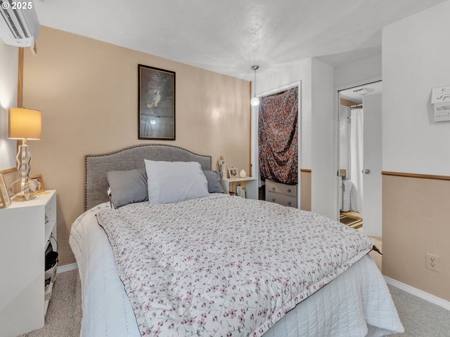 3534 WESTLEIGH St, Eugene, OR 97405