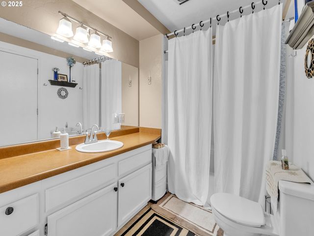 3534 WESTLEIGH St, Eugene, OR 97405