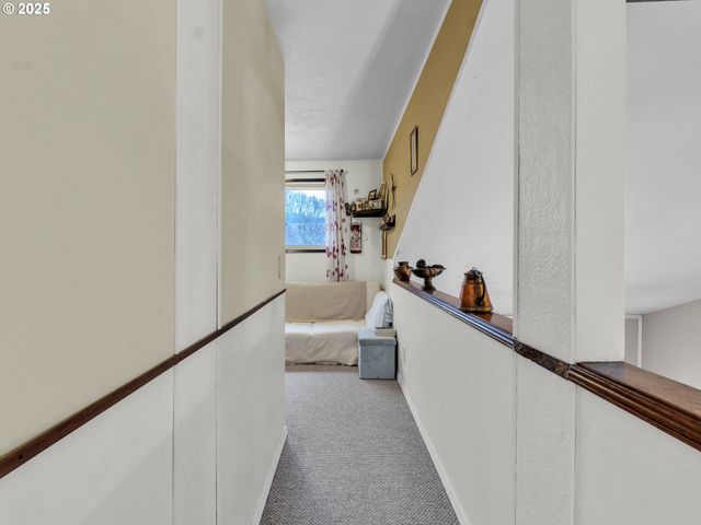 3534 WESTLEIGH St, Eugene, OR 97405