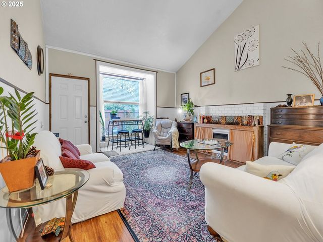 3534 WESTLEIGH St, Eugene, OR 97405