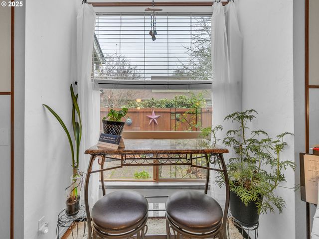 3534 WESTLEIGH St, Eugene, OR 97405