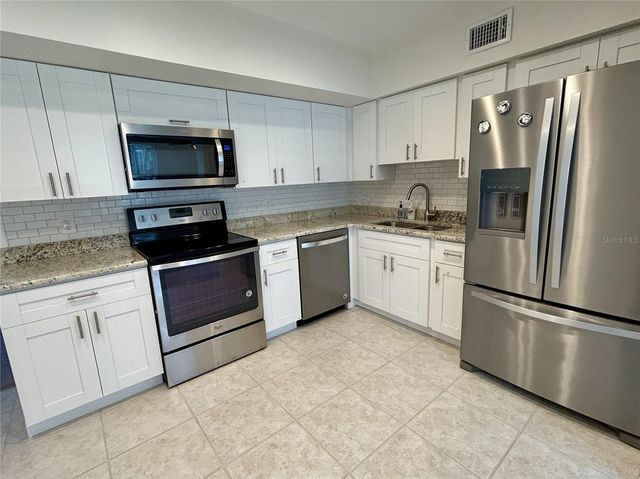 2070 WORLD PARKWAY BOULEVARD 36, Clearwater, FL 33763