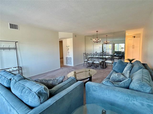 2070 WORLD PARKWAY BOULEVARD 36, Clearwater, FL 33763