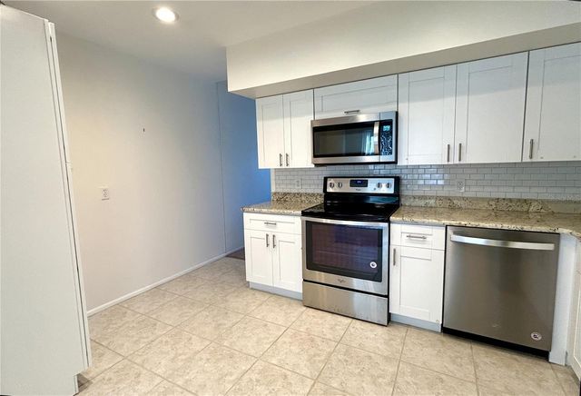 2070 WORLD PARKWAY BOULEVARD 36, Clearwater, FL 33763