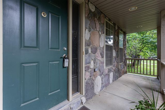 3930 DUNNING Road, Rochester Hills, MI 48309