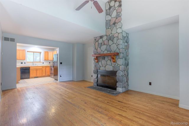 3930 DUNNING Road, Rochester Hills, MI 48309