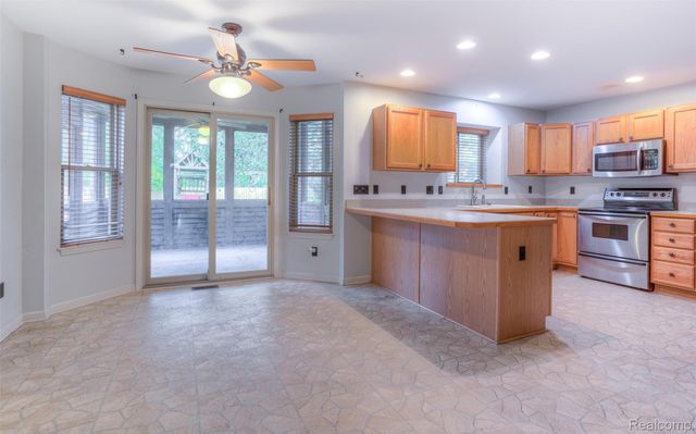 3930 DUNNING Road, Rochester Hills, MI 48309
