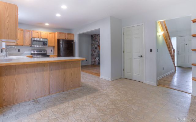 3930 DUNNING Road, Rochester Hills, MI 48309