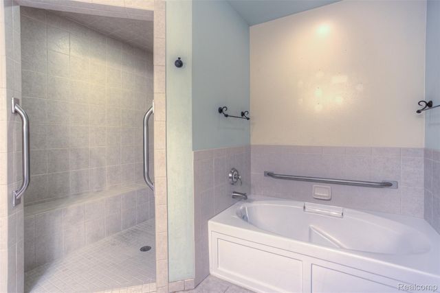 3930 DUNNING Road, Rochester Hills, MI 48309