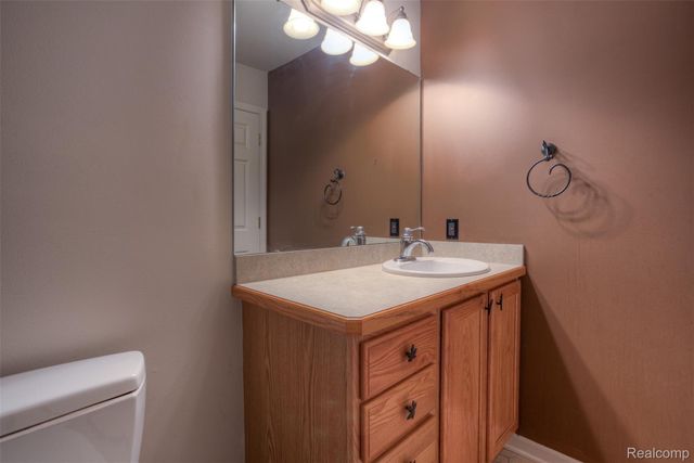 3930 DUNNING Road, Rochester Hills, MI 48309