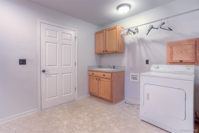 3930 DUNNING Road, Rochester Hills, MI 48309
