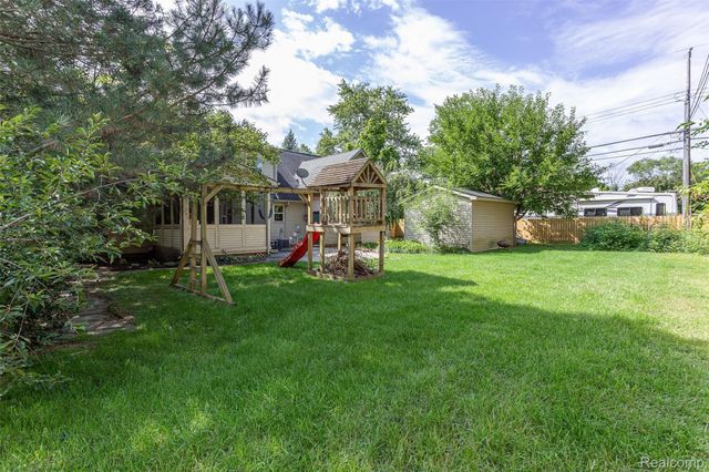 3930 DUNNING Road, Rochester Hills, MI 48309