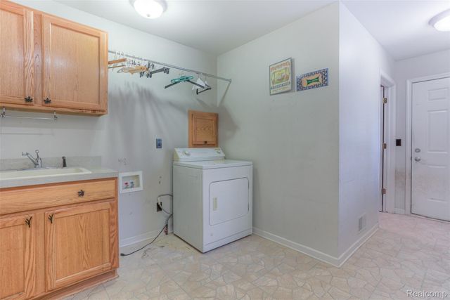 3930 DUNNING Road, Rochester Hills, MI 48309