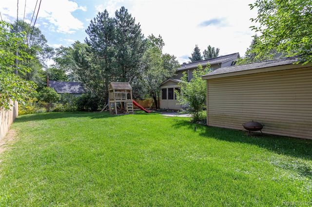3930 DUNNING Road, Rochester Hills, MI 48309