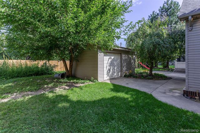 3930 DUNNING Road, Rochester Hills, MI 48309
