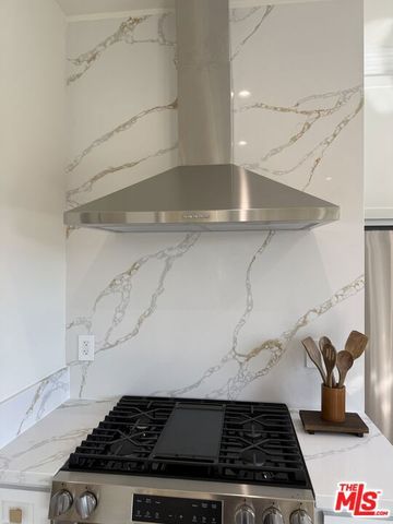 900 N Alfred Street 2, Los Angeles, CA 90069