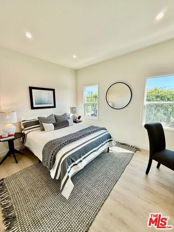 900 N Alfred Street 2, Los Angeles, CA 90069