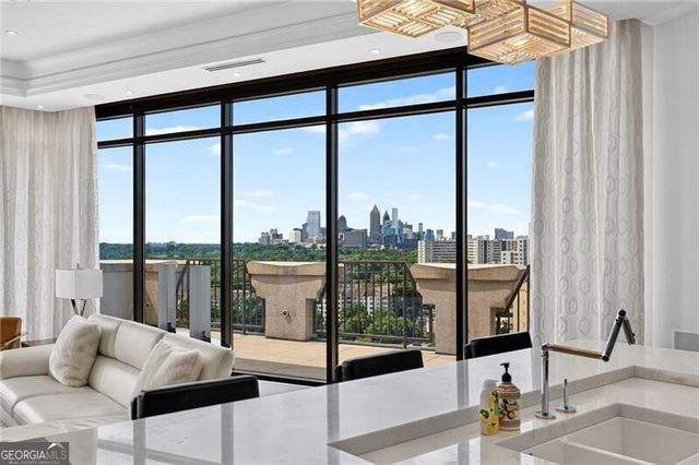 2233 Peachtree Road NE 1602, Atlanta, GA 30309