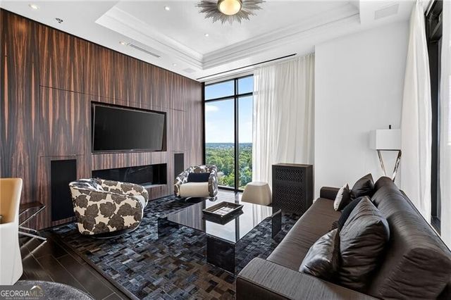 2233 Peachtree Road NE 1602, Atlanta, GA 30309