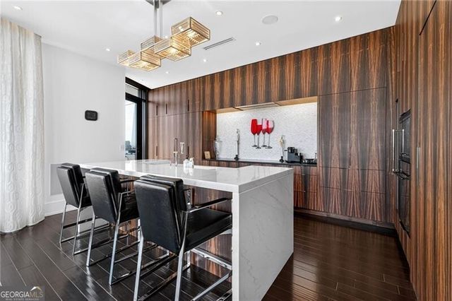 2233 Peachtree Road NE 1602, Atlanta, GA 30309