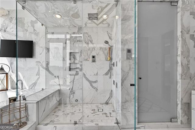 2233 Peachtree Road NE 1602, Atlanta, GA 30309