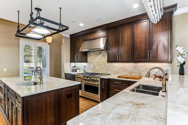 2096 Lindsey Lane, Niceville, FL 32578