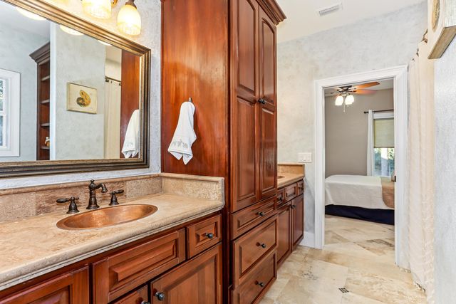 2096 Lindsey Lane, Niceville, FL 32578