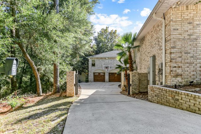 2096 Lindsey Lane, Niceville, FL 32578