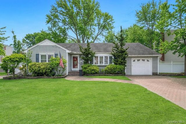 990 Thomas Avenue, Baldwin, NY 11510