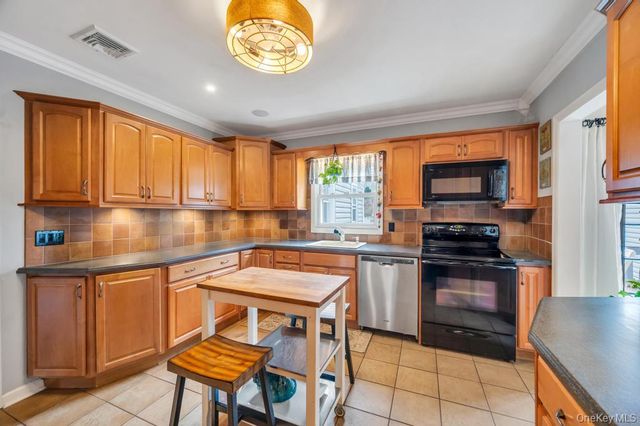 990 Thomas Avenue, Baldwin, NY 11510