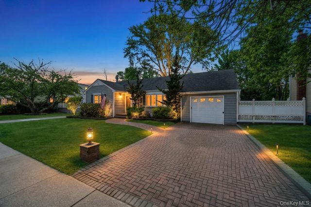 990 Thomas Avenue, Baldwin, NY 11510