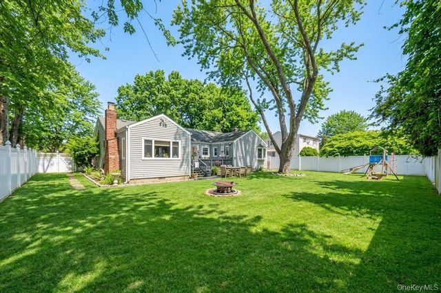 990 Thomas Avenue, Baldwin, NY 11510