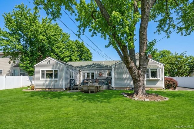 990 Thomas Avenue, Baldwin, NY 11510