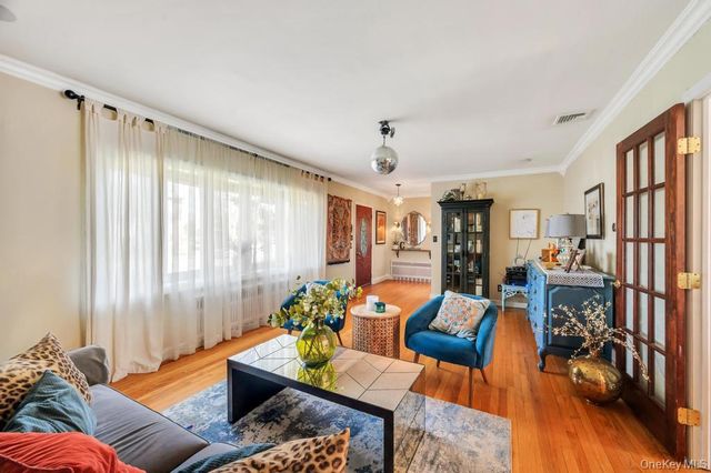 990 Thomas Avenue, Baldwin, NY 11510