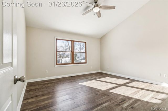 1991 Karen Avenue, Saint Clair, MI 48079