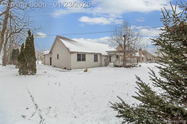 1991 Karen Avenue, Saint Clair, MI 48079