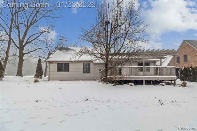 1991 Karen Avenue, Saint Clair, MI 48079