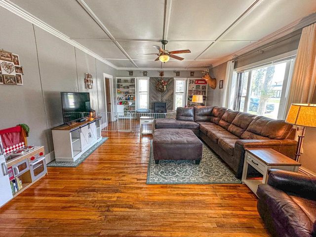 421 N 2ND AVENUE, Park Falls, WI 54552