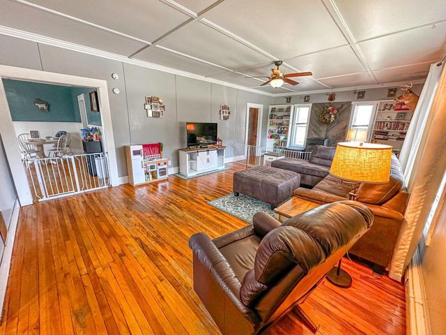 421 N 2ND AVENUE, Park Falls, WI 54552