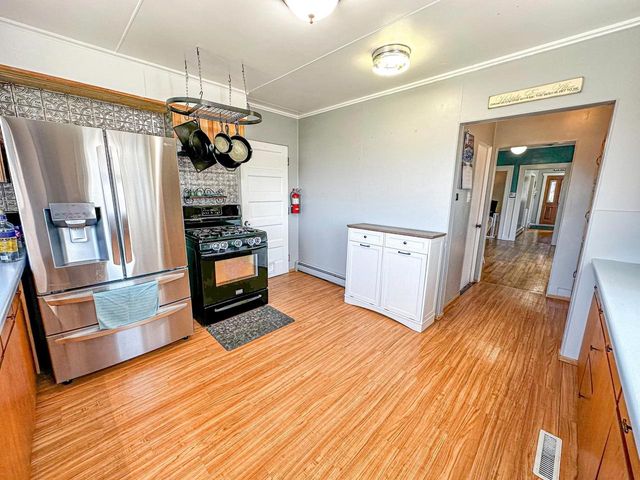 421 N 2ND AVENUE, Park Falls, WI 54552