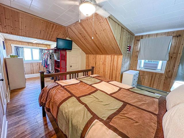 421 N 2ND AVENUE, Park Falls, WI 54552