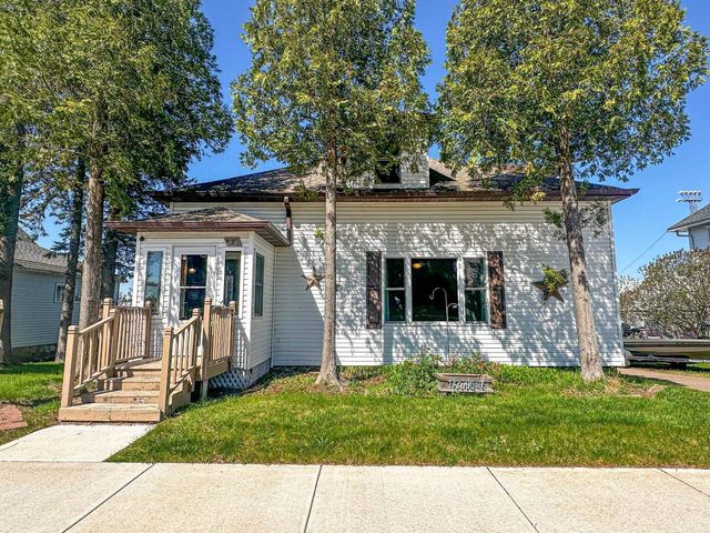 421 N 2ND AVENUE, Park Falls, WI 54552