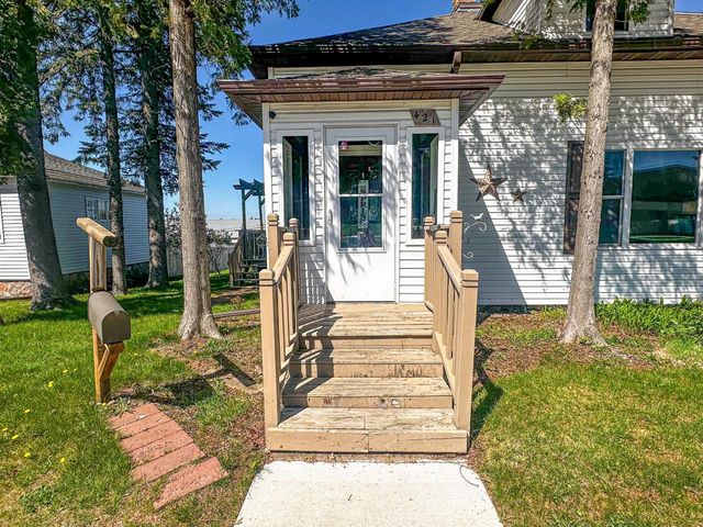 421 N 2ND AVENUE, Park Falls, WI 54552