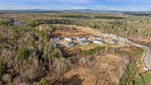 41 Crestview Way, Raymond, NH 03077