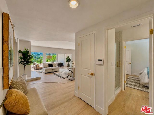 11425 Dona Evita Drive, Studio City (los Angeles), CA 91604