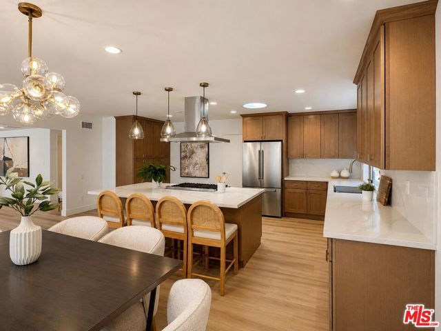 11425 Dona Evita Drive, Studio City (los Angeles), CA 91604