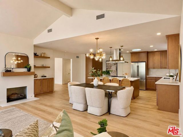 11425 Dona Evita Drive, Studio City (los Angeles), CA 91604