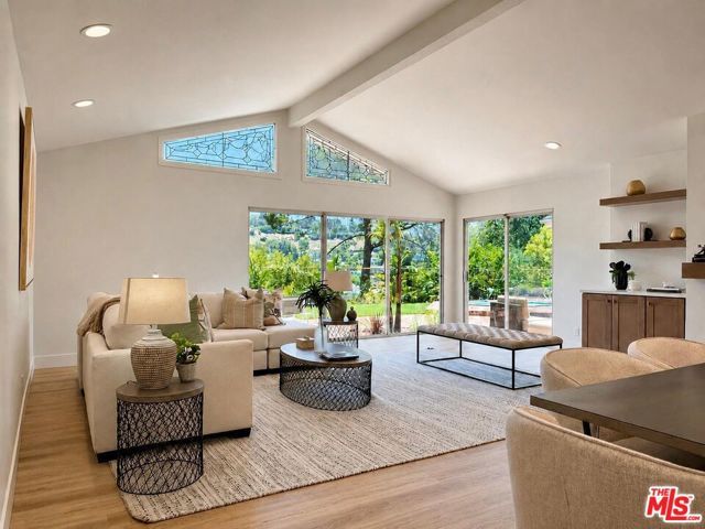 11425 Dona Evita Drive, Studio City (los Angeles), CA 91604
