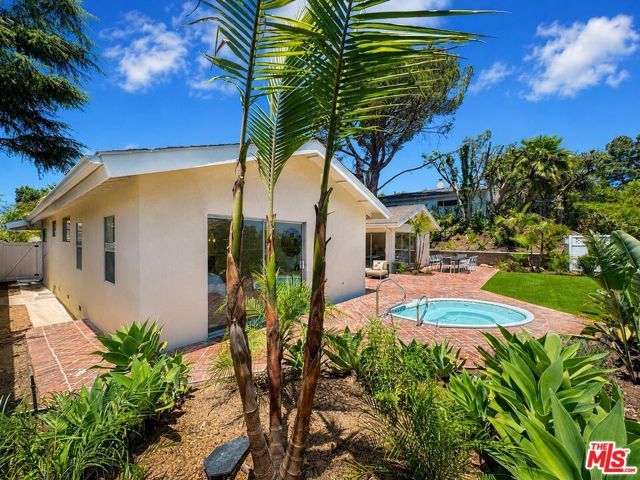 11425 Dona Evita Drive, Studio City (los Angeles), CA 91604