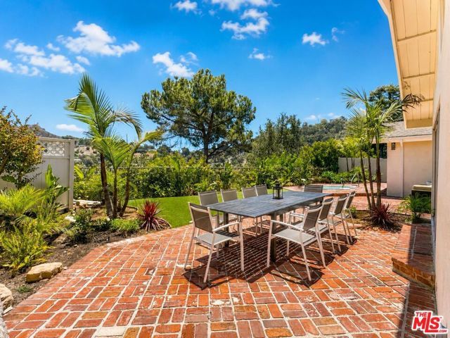 11425 Dona Evita Drive, Studio City (los Angeles), CA 91604